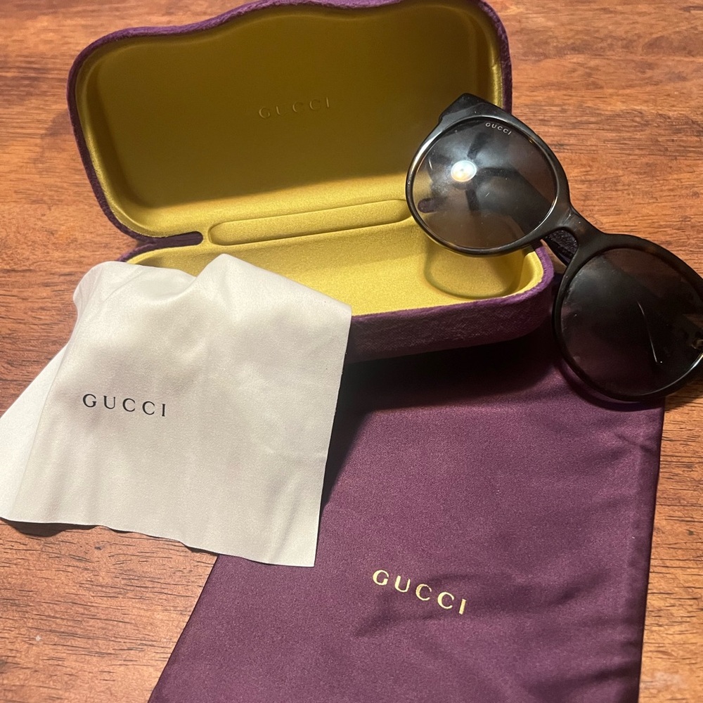 Gucci Blue and Red Sunglasses All inclusive